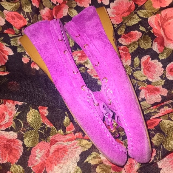 😻Michael Kors🌺Fuchsia Suede Flats😈 - Picture 4 of 9